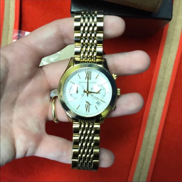 Micheal Kors gold watch - Picture 2 of 8